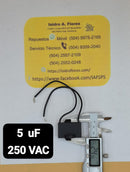 Capacitor de ventilador dos cables negros 5UF+5%  / 250V