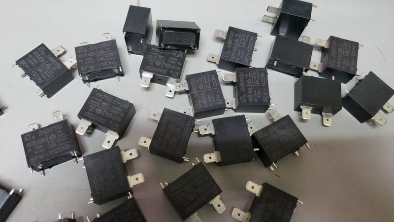 Relevador o relay para mini-split 20 A 250V  marca Sanyou